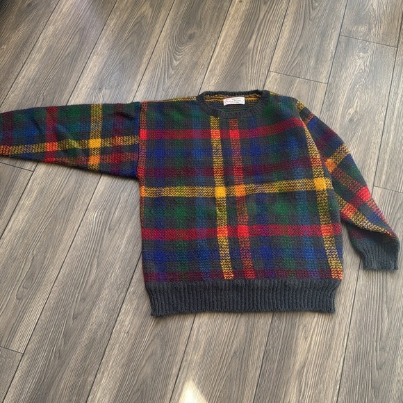 Vintage hand knit Tartan knit sweater by Bay Flower Knitting Co.,LTD oversized - Picture 10 of 10